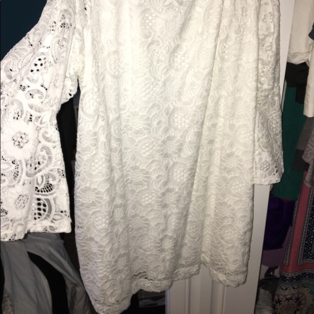 Women’s Plus Angel Sleeve Lace White Fitted Dress